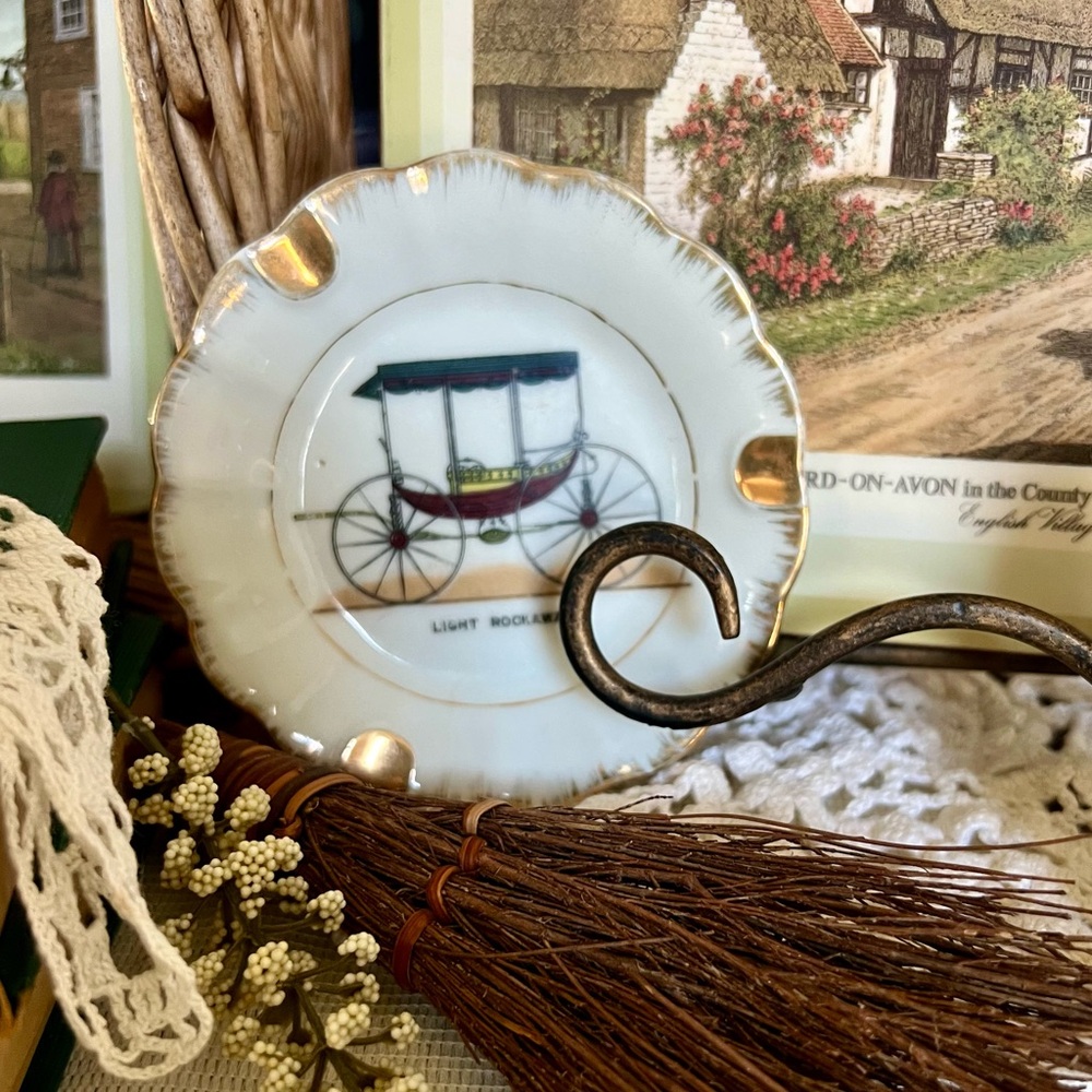 Small Vintage Decorative Plate with Carriage Design